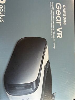 Samsung VR Headset in Black and White Accent